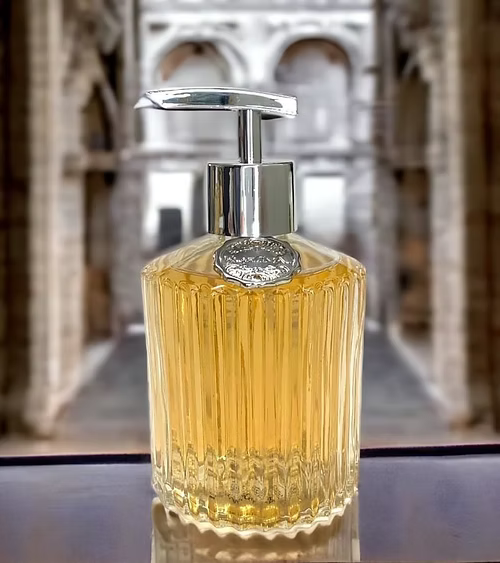 Sabonete Líquido Freesia& Ambar MILANO 250g