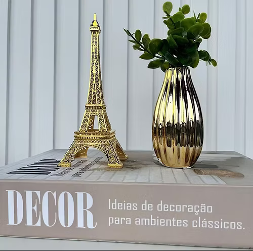 Torre Eiffel Dourada